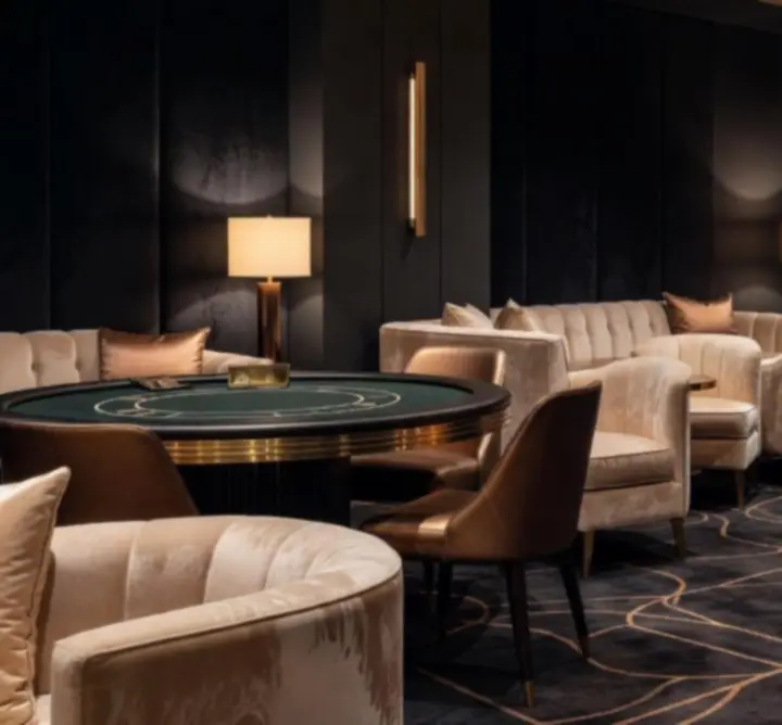 Luksusowe wnętrze lounge PRIMESET LIMITED oświetlone wieczorową porą